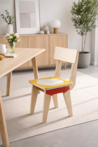 decoration-salle-a-manger-lumineuse-chaise-bois-coloree.jpg (2)